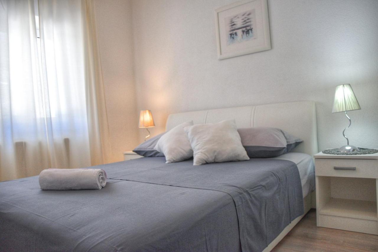 Apartments Sena Bol Extérieur photo